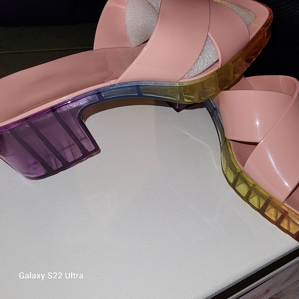 Filp Flops - Picture 2 of 11